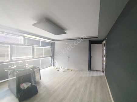 Yeşillik Caddesine 50mt Mesafede 258 M2 Satılık Köşe Dükkan