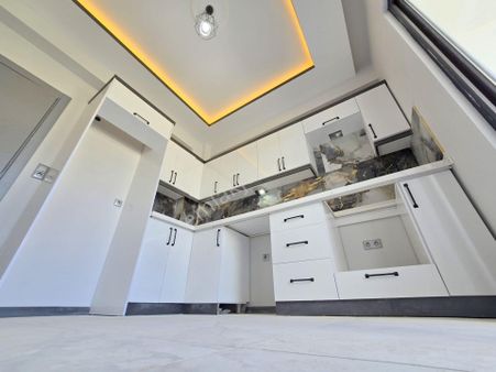 🔵🟣tuzcumurat'ta Sıfır Lüx Tasarımlı Arakat Ön Cephe Ayrı Mutfak 2+1 Daire