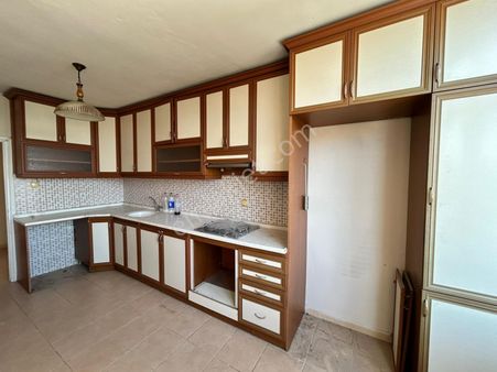 Rng' Den N. Kemal Özen Yolu Üzeri 135m2 Net Oturum 3+1 K Mutfk