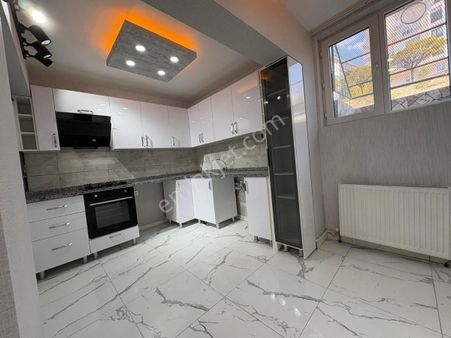 Selçuklu Mh 3+1 Giriş Katta Kilerli 1 Yıllık Asansörlü Daire