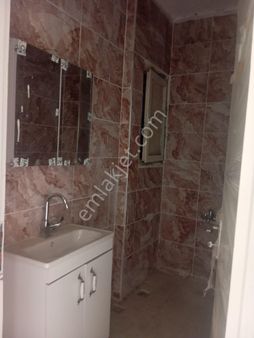 Bakımlı Temiz Geniş Caddeye Yakın Satılık Daire