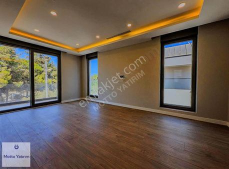 Zamanın Ötesinde Tasarlanmış 5+1 Villa