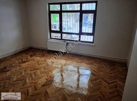 Gün Emlak'tan Yenimahalle Metro Yakını Bakımlı 2+1 Yüksek Giriş