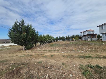 Haydar Emlaktan Bahgçelievlerde 249 M2 Köşe Villa Arsası