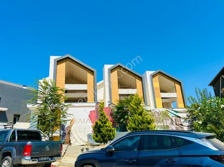 Kadınlardenizi Mah. Deniz Manzaralı Dubleks 2+1 Daire Satılık