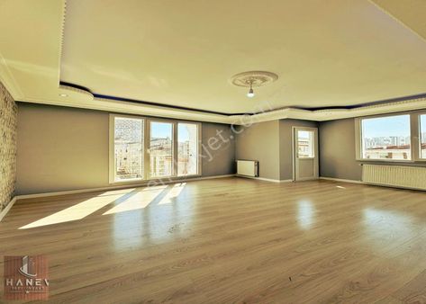 Satılık Daire Merkezi Konum Köşe Başı Çift Cephe