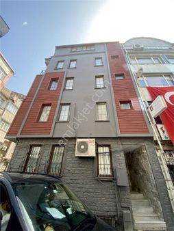 Fatih İskenderpaşa'da Airbnb'ye Uygun Yenilenmiş Asansörlü Bina