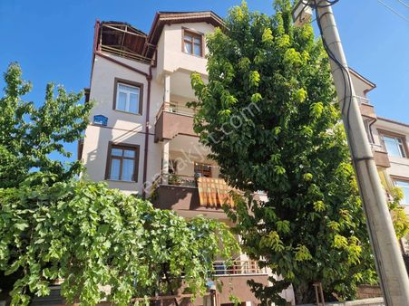 Fadim Cam Gayrimenkul Den Aydınlıkevler Mh. Satılık Daire