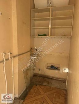 Nadir Emlaktan Kiralık Kongre Merkezi Ve Kütüphaneye Yakın Dükkn