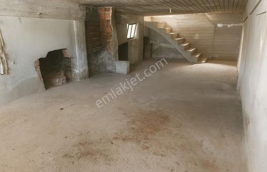 Satılık Müstakil 3 Katlı Ev