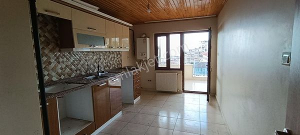 Gemlik Cumhuriyet Mah.de 2+1 Kiralık Daire Deniz Manzaralı Cad.yakın Asansörlü
