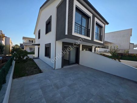 🏡 Aydın Didim Hisar Mahallesi’nde Satılık 1 Adet Ayrı Mutfak Tripleks Villa! 🏡
