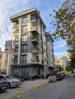 Gayrettepe Merkezde Sıfır Lüks Bina 2+1 85 M2 Kombili Otoparklı Klimalı Yerden Isıtmalı Giriş Daire