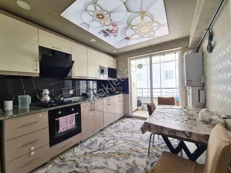 Yükseltepe'de Kat Konumunda Full Yapılı Asansörlü Geniş 2+1