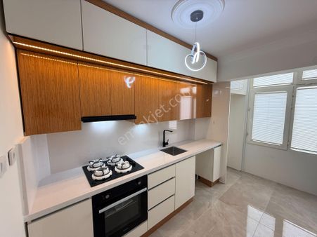 ▀▄▀jet Emlak'tan Lokasyon Harikası Geniş Kullanımlı Arakat 3+1