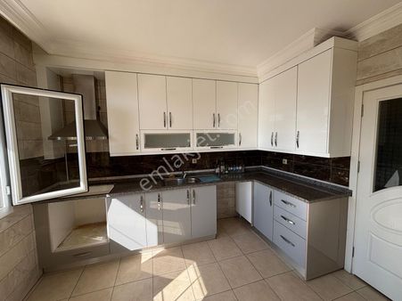 3ev Emlak'tan Namık Kemal Mahallesi'nde 3+1 Geniş Kiralık Daire