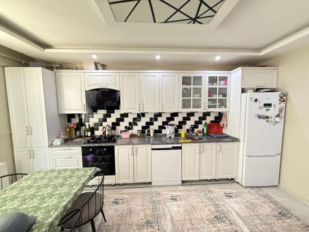 🏡 50 Yıl Mahallesi 🏡 ✅3+1 135 M2 3 Katlının Zemin Katı ❇️kombi Petekli