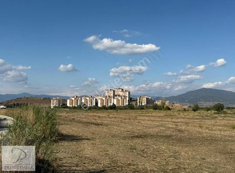 Tire Prestijden Satılık Şehre Yakın Yatırımlık Yolu Olan Tarla