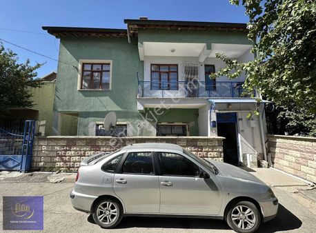 Aymanasda Satılık 241 M2 İçerisinde Satılık 3 Daire Tek Bina