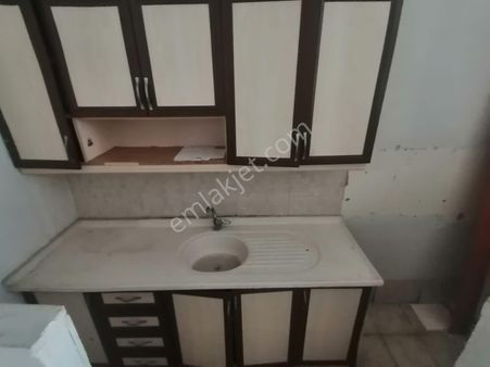 Barışmanço Bulvar Üstü Kiralık Depo