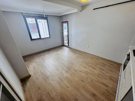 Yatırım'dan İdealtepe Sahilde Balkonlu Yapıda Keyifli Sıfır 1+1