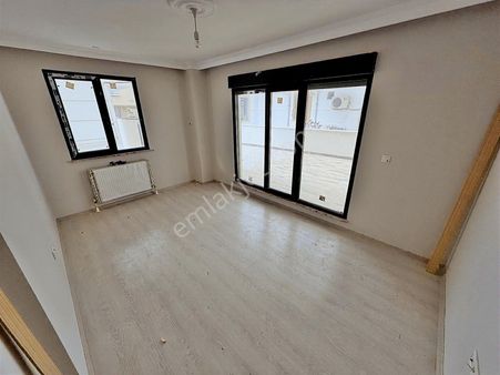 Yatırım'dan Küçükyalı'da Ayrı Mutfak,teras Kulluanımlı Sıfır 1+1