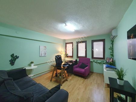 Mef Gyd'den Ulucami Karşısı-2 Ayrı Tapu-toplam 80m² Satılık Ofis