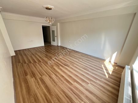 ▅▆█m Ü L K Ｅｍｌａｋ█▆▅ Akbaba Avm Mevkinde Güney Cephe 1.kat Asansörlü (kök Tapu)satılık Kupon Daire