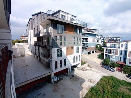 Fatih Mahallesinde Lüks 3+1 Asansörlü Arakat Daire