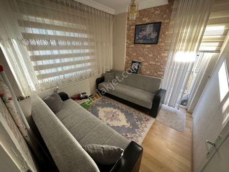 Plevne Mahde 3. Katta Salona 1 Oda Bağımlı Normal Yapıda 3+1daire