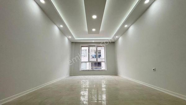 !! Recep Ümit Emlak'tan Emek Mahallesinde Albayrak Bulvarı Yakınında Asansörlü 2+1 Geniş Daire