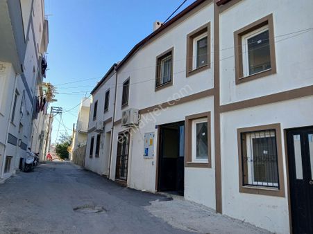 Kuşadası Merkezde, Yeni, Bakımlı,geniş Bahçeli, 2+1, Zemin Kat Daire