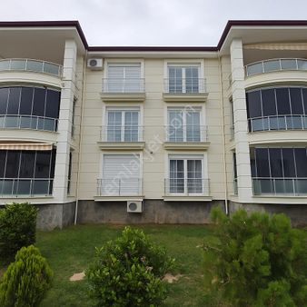 Altınoluk'ta Pazar Sokağında Havuzlu Güvenlikli Elit Sitede 3+1 Ömürlük Daire