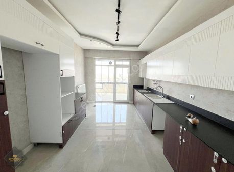 Merkezi Konum'da 7/24 Güvenlikli İskanlı Hasarsız 3+1 Daire..!