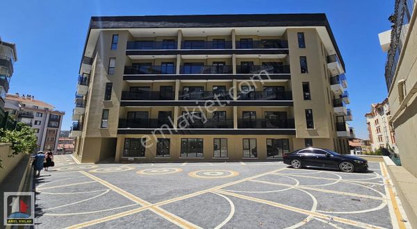 Arel'den Karapınar Mah.'de Yeni Bina 4 Katlı 3 Kat Balkonlu 1+1