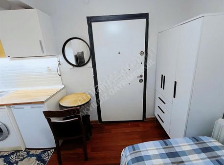 Şişli'de Asansörlü Eşyalı Metro Metrobüse Yakın 1+0!depozito Yok