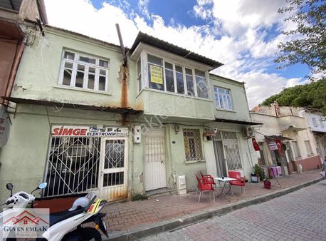 Güven Emlak'tan Tire Uzun Çarşıda Satılık 2 Dükkan 1 Daire