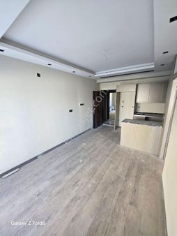 Gültepede Cadde Üzeri 1+1