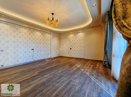 Erdemli Türbe'de Bağımsız Mutfaklı Ebeveyn Banyolu Kilerli 3+1