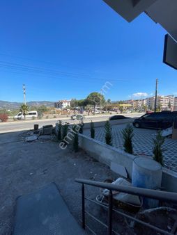 Doğadan Burgaz Otogar Yanı İzmir Yoluna Cephe Önü Geniş İşyeri