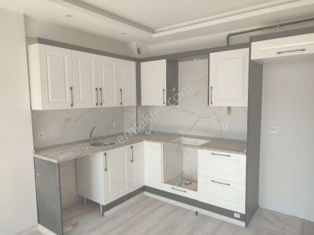 Bilginoğlu Emlak'tan Muradiye Mahallesinde 1+1