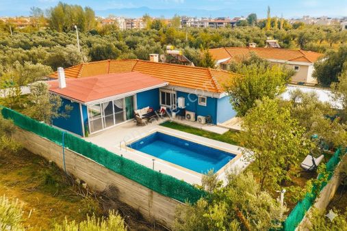 Yetkili Ayanoğlundan Akçayda 700m2 Arsa İçinde Havuzlu 4+1 Villa