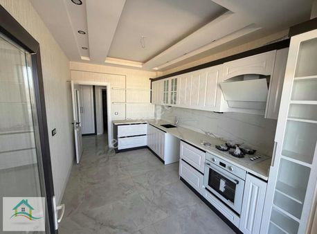 Selçuklu Bey Hekim Caddesinde Satılık 3+1