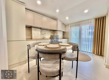 Lise Caddesinde Ultra Lüx 2+1-1+1 Satılık Suit Daireler