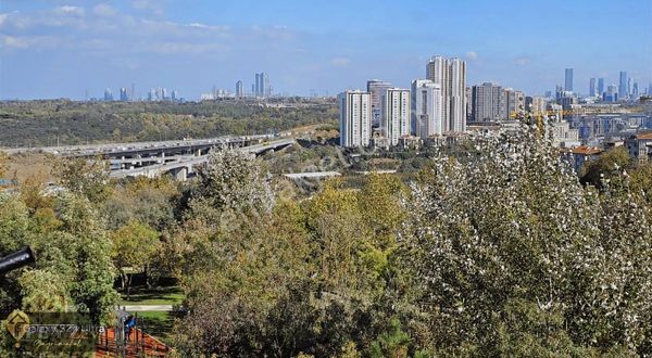 Akşemsettin Metro Yakını Harika Manzaralı Çift Balkon 90 M² 2+1