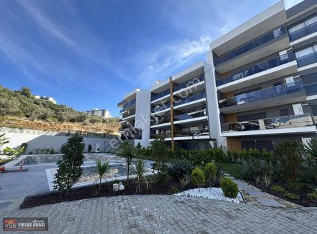 Kuşadası Merkezde 2+1 K.mutfak Doğalgazlı Arakat Fırsat Daire