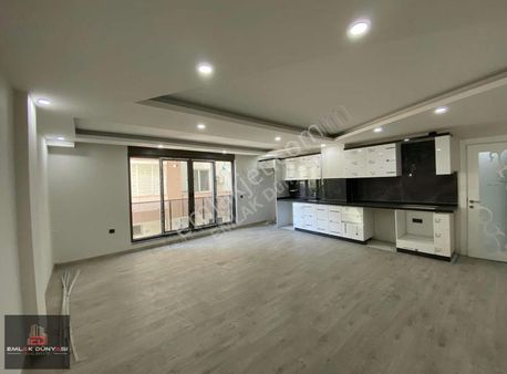 İşte Fırsatt !! Denize Yürüme Mesafesi Lüks Kullanışlı Geniş 2+1