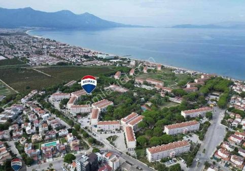 Kuşadası Davutlar Özlem Sitesi'nde Bahçe Katı Temiz 2+1 Daire