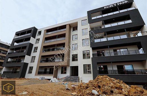 Zeybek Emlaktan Kuzey Park Evlerinde B Blok 1+1 Dairemiz Satılık