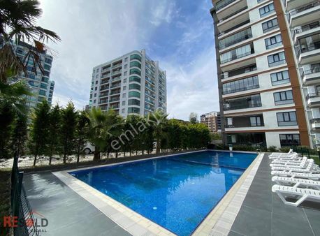 Resold Yalı'dan Çakır Towerda Havuz Manzaralı Kiralık Köşe Daire